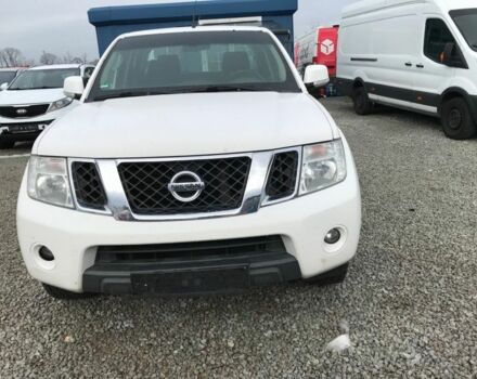 Белый Ниссан Навара, объемом двигателя 2.5 л и пробегом 242 тыс. км за 5500 $, фото 1 на Automoto.ua