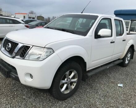 Белый Ниссан Навара, объемом двигателя 2.5 л и пробегом 242 тыс. км за 5500 $, фото 2 на Automoto.ua