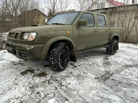 Білий Ніссан Навара, об'ємом двигуна 2.5 л та пробігом 300 тис. км за 3150 $, фото 1 на Automoto.ua