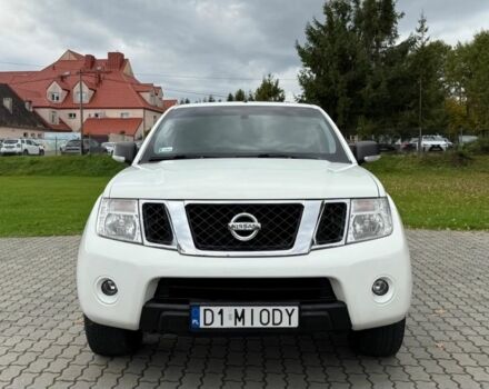 Белый Ниссан Навара, объемом двигателя 2.5 л и пробегом 278 тыс. км за 4100 $, фото 1 на Automoto.ua