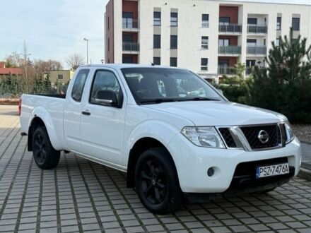 Белый Ниссан Навара, объемом двигателя 2.5 л и пробегом 268 тыс. км за 4600 $, фото 1 на Automoto.ua