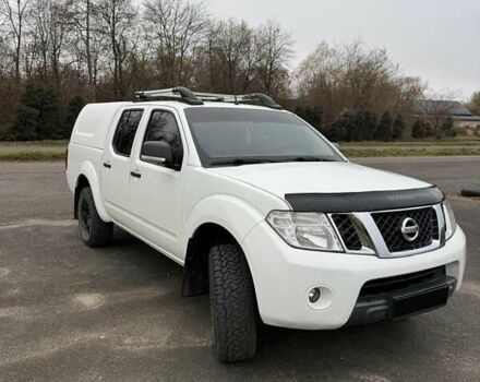Белый Ниссан Навара, объемом двигателя 2.49 л и пробегом 325 тыс. км за 12999 $, фото 1 на Automoto.ua