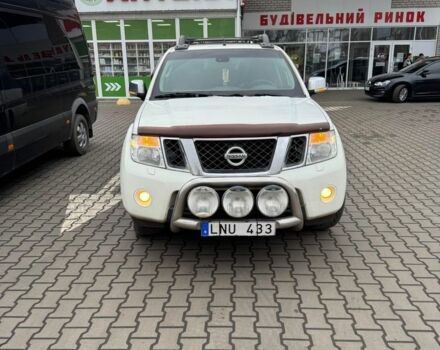 Білий Ніссан Навара, об'ємом двигуна 2.5 л та пробігом 212 тис. км за 5800 $, фото 1 на Automoto.ua