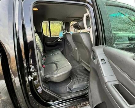 Чорний Ніссан Навара, об'ємом двигуна 1 л та пробігом 355 тис. км за 2941 $, фото 4 на Automoto.ua