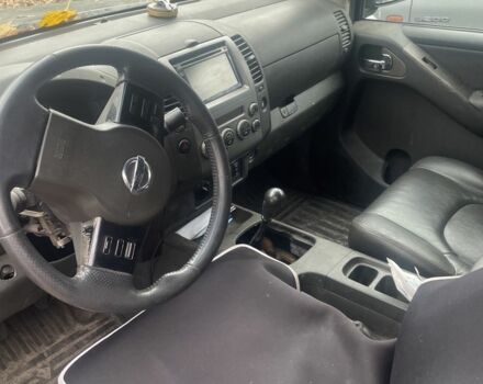 Черный Ниссан Навара, объемом двигателя 2.5 л и пробегом 200 тыс. км за 4000 $, фото 7 на Automoto.ua