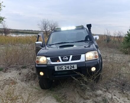 Черный Ниссан Навара, объемом двигателя 2.5 л и пробегом 100 тыс. км за 5300 $, фото 5 на Automoto.ua
