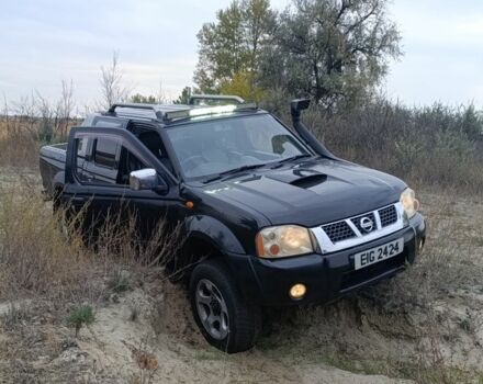 Черный Ниссан Навара, объемом двигателя 2.5 л и пробегом 100 тыс. км за 5300 $, фото 4 на Automoto.ua