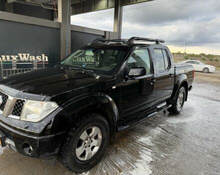 Черный Ниссан Навара, объемом двигателя 2.5 л и пробегом 325 тыс. км за 6000 $, фото 2 на Automoto.ua