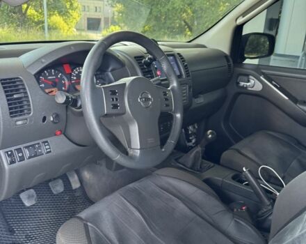 Черный Ниссан Навара, объемом двигателя 2.5 л и пробегом 245 тыс. км за 8600 $, фото 4 на Automoto.ua