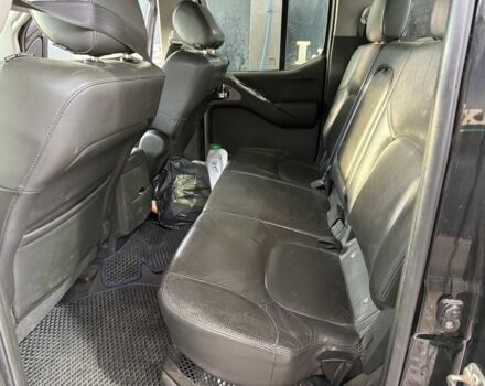 Черный Ниссан Навара, объемом двигателя 2.5 л и пробегом 325 тыс. км за 6000 $, фото 5 на Automoto.ua