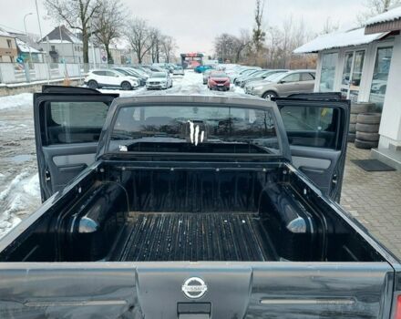 Чорний Ніссан Навара, об'ємом двигуна 2.5 л та пробігом 168 тис. км за 2649 $, фото 5 на Automoto.ua