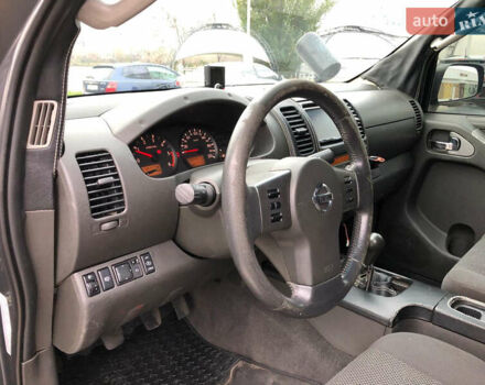 Черный Ниссан Навара, объемом двигателя 2.49 л и пробегом 200 тыс. км за 10000 $, фото 13 на Automoto.ua