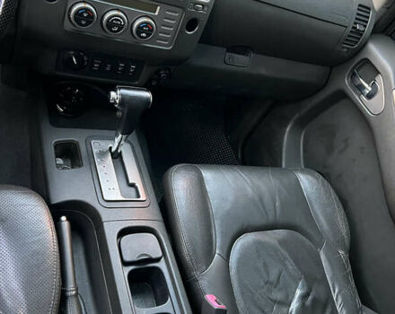 Чорний Ніссан Навара, об'ємом двигуна 2.49 л та пробігом 275 тис. км за 12500 $, фото 6 на Automoto.ua