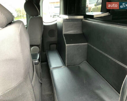 Черный Ниссан Навара, объемом двигателя 2.49 л и пробегом 200 тыс. км за 10000 $, фото 12 на Automoto.ua