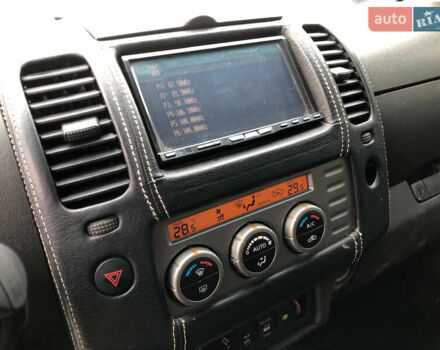 Черный Ниссан Навара, объемом двигателя 2.49 л и пробегом 200 тыс. км за 10000 $, фото 8 на Automoto.ua