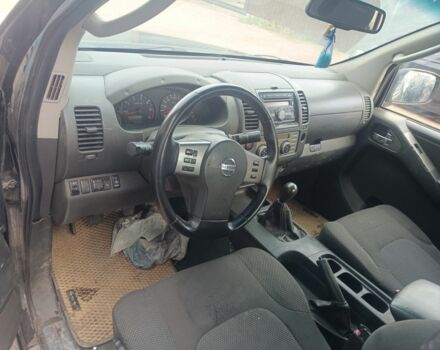 Черный Ниссан Навара, объемом двигателя 2.5 л и пробегом 300 тыс. км за 2800 $, фото 6 на Automoto.ua