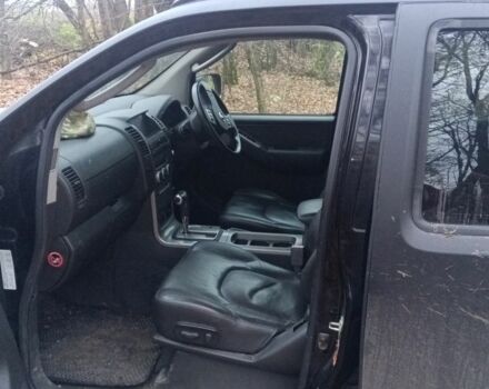 Черный Ниссан Навара, объемом двигателя 2.5 л и пробегом 200 тыс. км за 6000 $, фото 6 на Automoto.ua