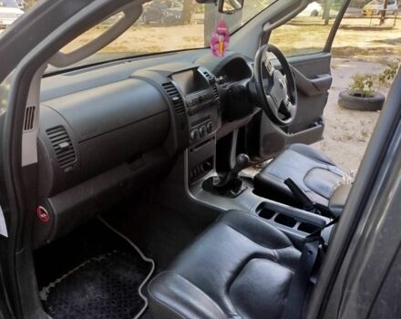 Черный Ниссан Навара, объемом двигателя 2.5 л и пробегом 125 тыс. км за 5100 $, фото 5 на Automoto.ua