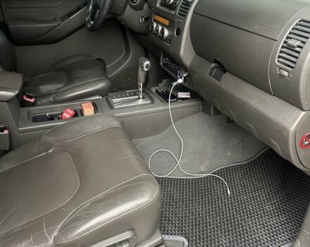 Чорний Ніссан Навара, об'ємом двигуна 2.5 л та пробігом 218 тис. км за 12500 $, фото 8 на Automoto.ua