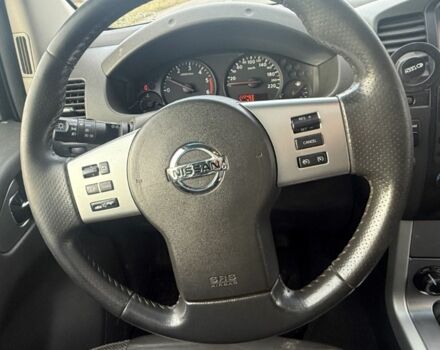 Черный Ниссан Навара, объемом двигателя 2.5 л и пробегом 150 тыс. км за 2890 $, фото 5 на Automoto.ua