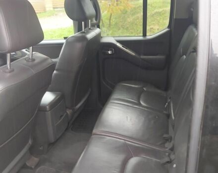 Черный Ниссан Навара, объемом двигателя 2.5 л и пробегом 250 тыс. км за 6200 $, фото 2 на Automoto.ua