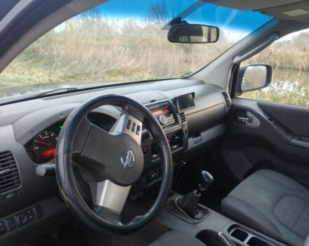 Черный Ниссан Навара, объемом двигателя 2.5 л и пробегом 223 тыс. км за 4700 $, фото 7 на Automoto.ua