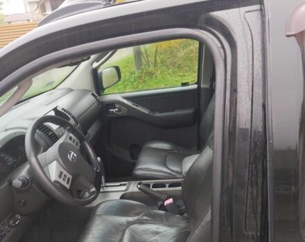 Черный Ниссан Навара, объемом двигателя 2.5 л и пробегом 250 тыс. км за 6200 $, фото 4 на Automoto.ua