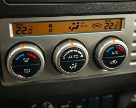 Черный Ниссан Навара, объемом двигателя 2.5 л и пробегом 221 тыс. км за 3700 $, фото 6 на Automoto.ua