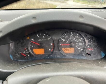 Черный Ниссан Навара, объемом двигателя 2.5 л и пробегом 239 тыс. км за 4700 $, фото 5 на Automoto.ua