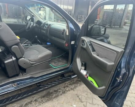 Чорний Ніссан Навара, об'ємом двигуна 2.5 л та пробігом 352 тис. км за 6500 $, фото 5 на Automoto.ua