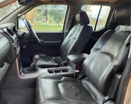 Черный Ниссан Навара, объемом двигателя 2.5 л и пробегом 260 тыс. км за 4200 $, фото 9 на Automoto.ua