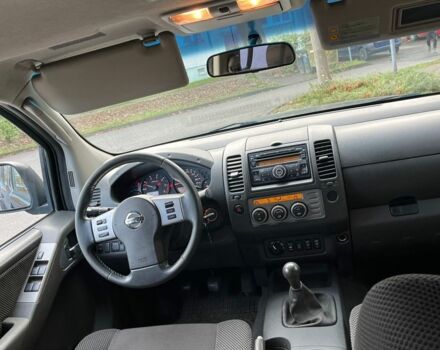 Черный Ниссан Навара, объемом двигателя 2.5 л и пробегом 218 тыс. км за 8099 $, фото 5 на Automoto.ua