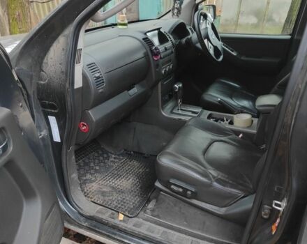 Ниссан Навара 2009 в Сумах на Automoto.ua Черный Ниссан Навара, объемом двигателя 2.5 л и пробегом 114 тыс. км за 5300 $, фото 4 на Automoto.ua