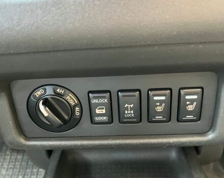 Черный Ниссан Навара, объемом двигателя 2.5 л и пробегом 218 тыс. км за 8099 $, фото 8 на Automoto.ua