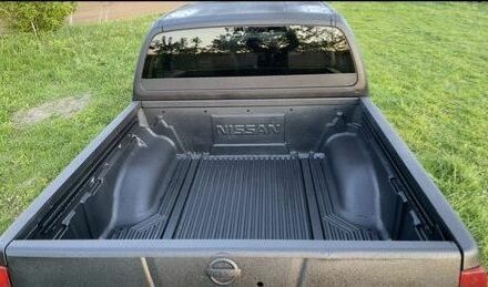 Черный Ниссан Навара, объемом двигателя 2 л и пробегом 1000 тыс. км за 1000 $, фото 5 на Automoto.ua