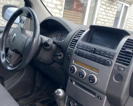 Черный Ниссан Навара, объемом двигателя 2.5 л и пробегом 314 тыс. км за 4950 $, фото 6 на Automoto.ua