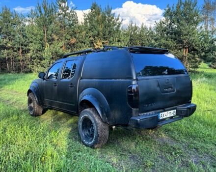 Черный Ниссан Навара, объемом двигателя 2.5 л и пробегом 200 тыс. км за 6100 $, фото 4 на Automoto.ua