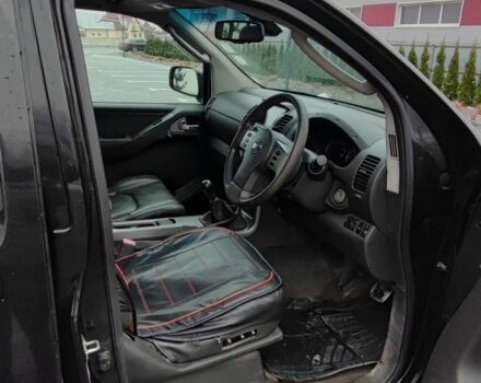 Черный Ниссан Навара, объемом двигателя 2.5 л и пробегом 162 тыс. км за 5300 $, фото 6 на Automoto.ua