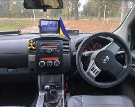 Черный Ниссан Навара, объемом двигателя 2.5 л и пробегом 200 тыс. км за 4950 $, фото 5 на Automoto.ua