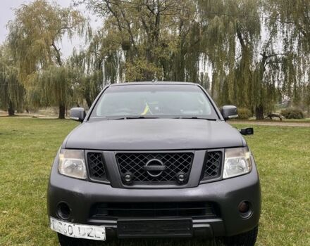 Черный Ниссан Навара, объемом двигателя 2.5 л и пробегом 200 тыс. км за 4950 $, фото 1 на Automoto.ua