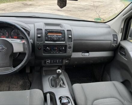 Чорний Ніссан Навара, об'ємом двигуна 2.5 л та пробігом 465 тис. км за 11000 $, фото 4 на Automoto.ua