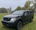 Черный Ниссан Навара, объемом двигателя 2.5 л и пробегом 200 тыс. км за 4950 $, фото 1 на Automoto.ua