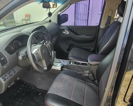 Черный Ниссан Навара, объемом двигателя 2.49 л и пробегом 170 тыс. км за 13800 $, фото 5 на Automoto.ua