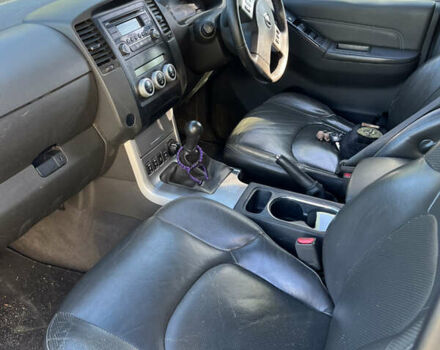 Чорний Ніссан Навара, об'ємом двигуна 2.49 л та пробігом 280 тис. км за 5328 $, фото 7 на Automoto.ua