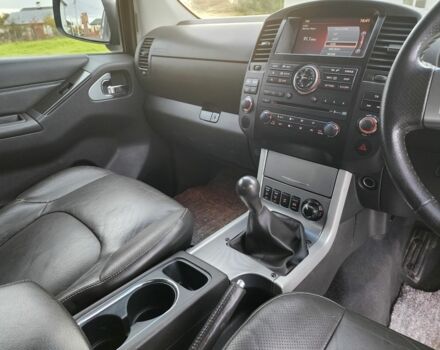 Черный Ниссан Навара, объемом двигателя 2.5 л и пробегом 101 тыс. км за 7915 $, фото 16 на Automoto.ua