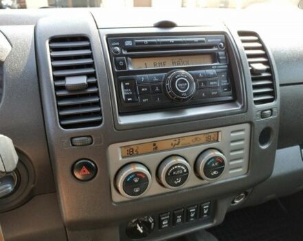 Черный Ниссан Навара, объемом двигателя 2.5 л и пробегом 339 тыс. км за 4500 $, фото 12 на Automoto.ua