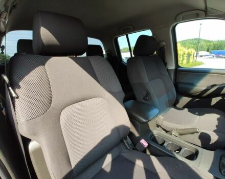 Черный Ниссан Навара, объемом двигателя 2.5 л и пробегом 339 тыс. км за 4500 $, фото 22 на Automoto.ua