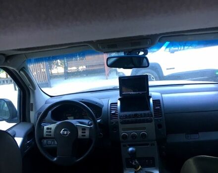 Черный Ниссан Навара, объемом двигателя 2.5 л и пробегом 250 тыс. км за 6000 $, фото 6 на Automoto.ua