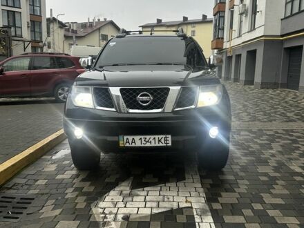 Чорний Ніссан Навара, об'ємом двигуна 2.5 л та пробігом 218 тис. км за 12500 $, фото 1 на Automoto.ua