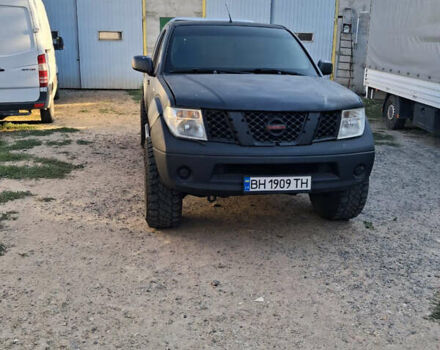 Чорний Ніссан Навара, об'ємом двигуна 2.49 л та пробігом 282 тис. км за 9000 $, фото 1 на Automoto.ua